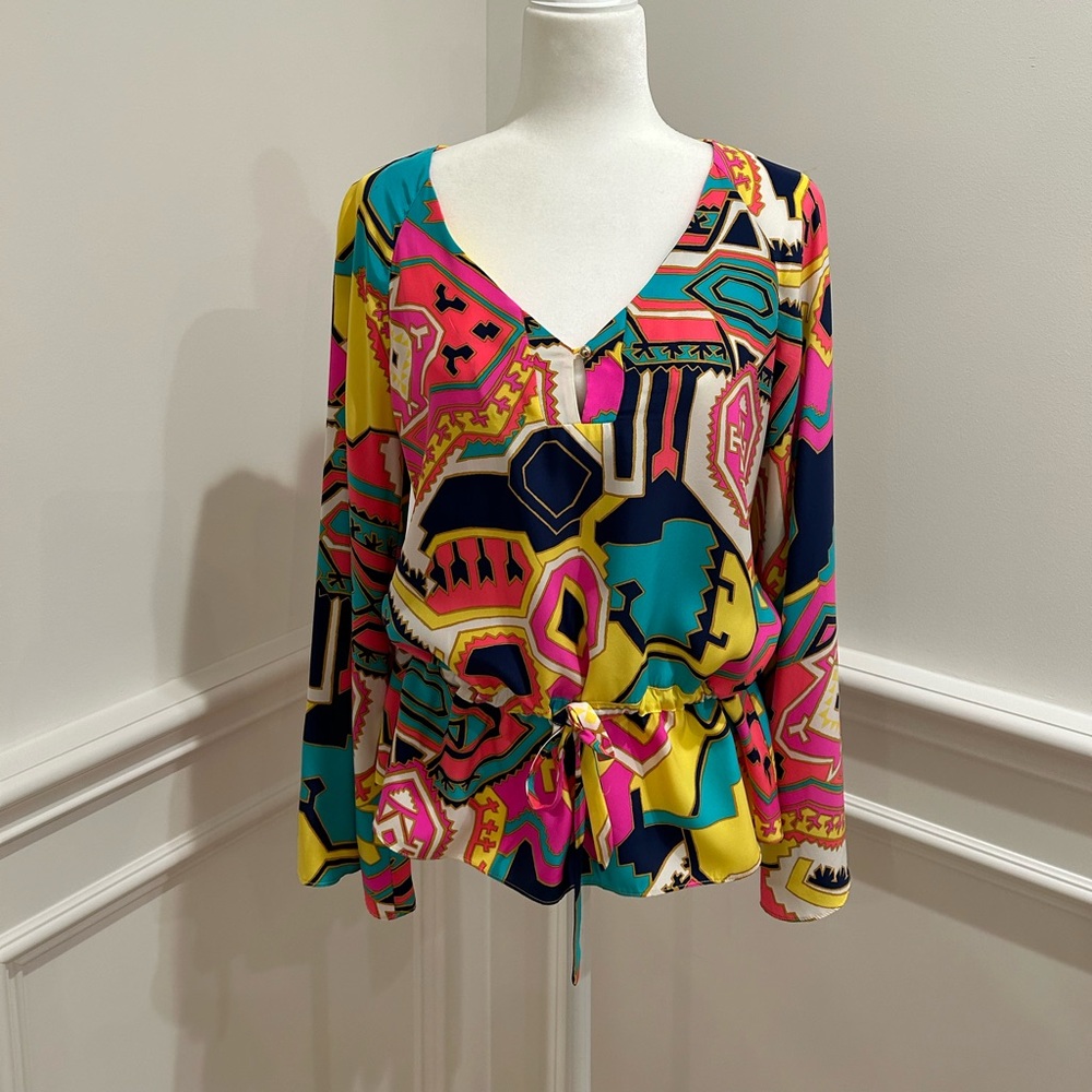 Alice & Trixie silk top with‎ drawstring and flared sleeves size small